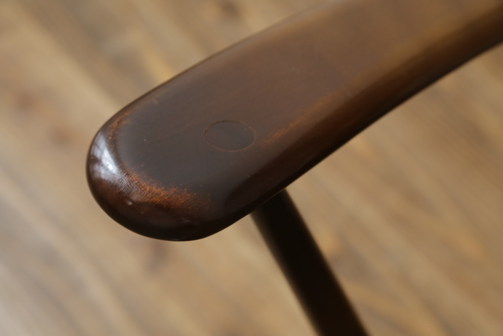中古　美品　イギリス　ERCOL(アーコール)　落ち着いた色合いのボタニカル柄が印象的なクッション付きロッキングチェア(揺り椅子、イス、アームチェア)(R-060419)