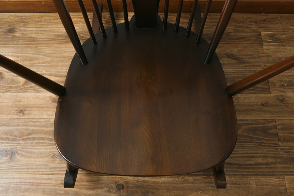 中古　美品　イギリス　ERCOL(アーコール)　落ち着いた色合いのボタニカル柄が印象的なクッション付きロッキングチェア(揺り椅子、イス、アームチェア)(R-060419)