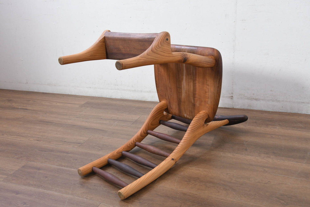 中古　工房 鳥変木　温かみ感じる丸みを帯びたかわいらしいデザインのカウンターチェア(カウンターツール、ハイスツール、板座チェア、イス、椅子)(定価約30万円)(R-082486)