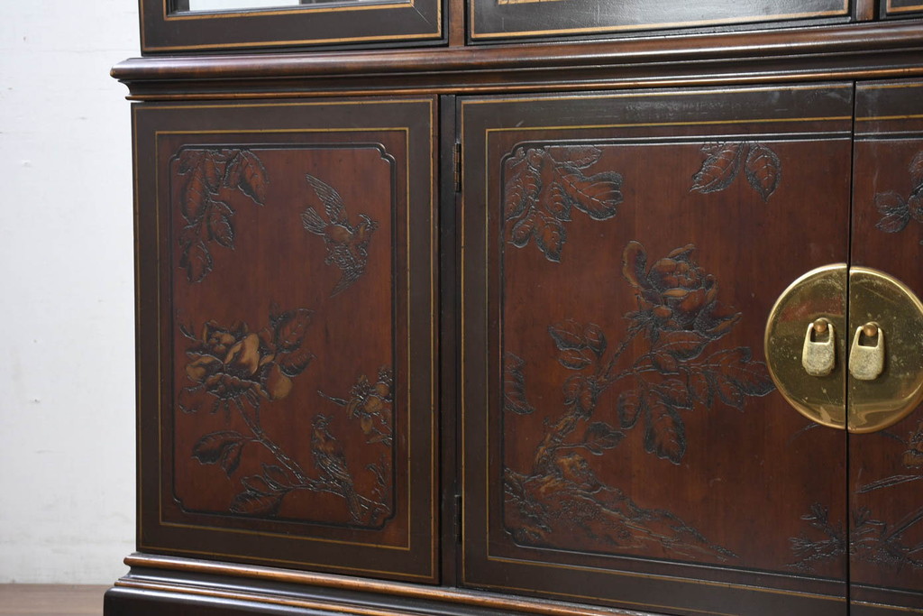 中古　美品　DREXEL HERITAGE(ドレクセルヘリテイジ)　シノワズリ様式　上品な佇まいが美しいチャイナキャビネット(食器棚、キュリオケース、ガラスケース、ショーケース、戸棚、飾り棚)(定価約340万円)(R-082480)