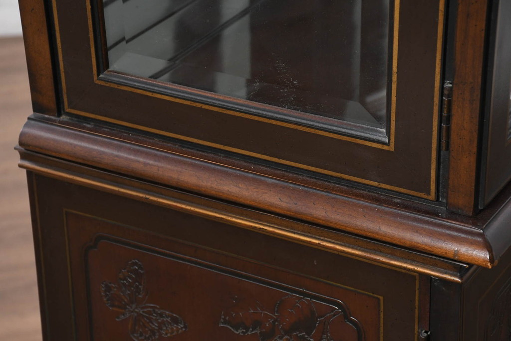 中古　美品　DREXEL HERITAGE(ドレクセルヘリテイジ)　シノワズリ様式　上品な佇まいが美しいチャイナキャビネット(食器棚、キュリオケース、ガラスケース、ショーケース、戸棚、飾り棚)(定価約340万円)(R-082480)
