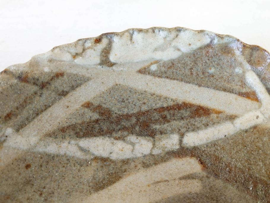人間国宝　田村耕一　約28cm　9.3寸　深みのある色合いと繊細な絵付けが目を惹くいげ皿(イゲ縁、変形皿、大皿、和皿、和食器、九寸三分)(R-076729)