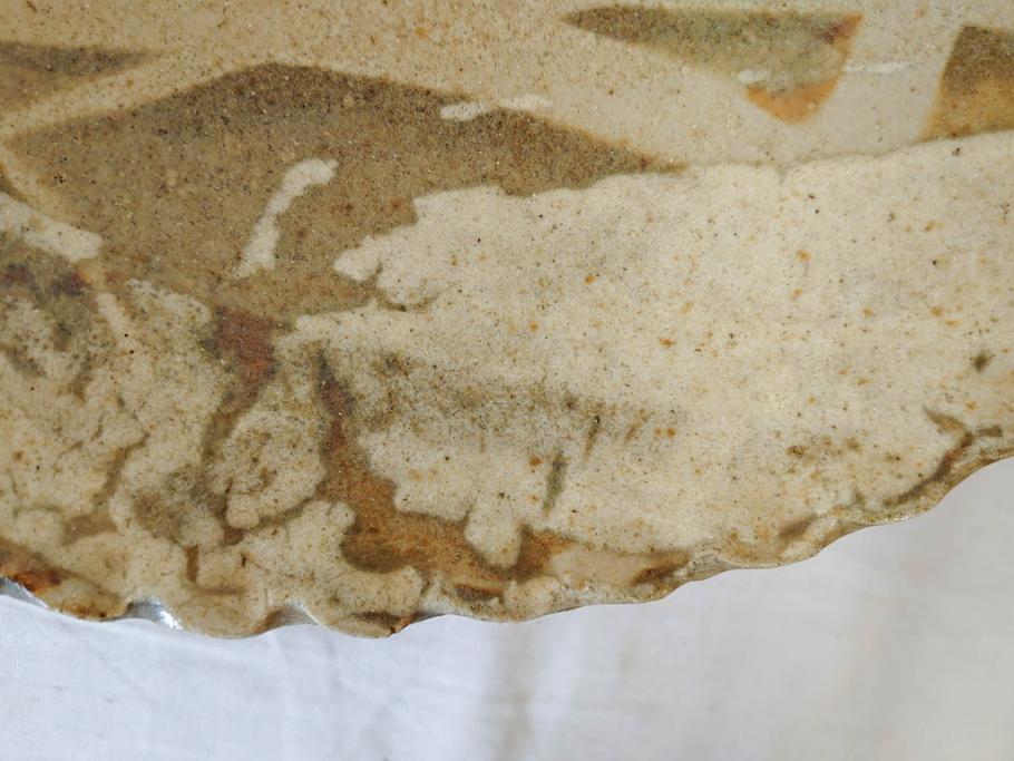 人間国宝　田村耕一　約28cm　9.3寸　深みのある色合いと繊細な絵付けが目を惹くいげ皿(イゲ縁、変形皿、大皿、和皿、和食器、九寸三分)(R-076729)