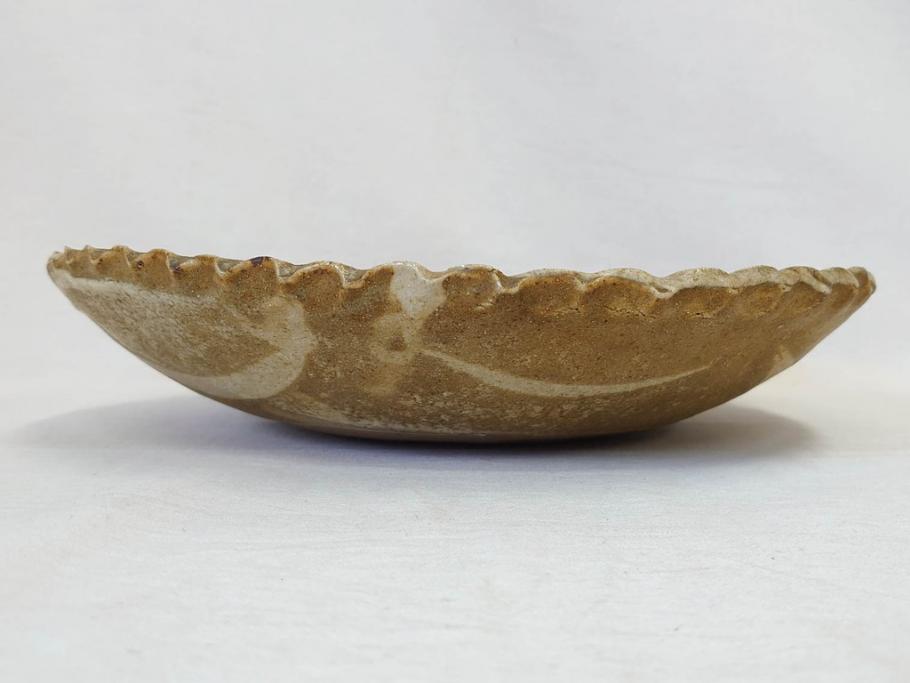 人間国宝　田村耕一　約28cm　9.3寸　深みのある色合いと繊細な絵付けが目を惹くいげ皿(イゲ縁、変形皿、大皿、和皿、和食器、九寸三分)(R-076729)
