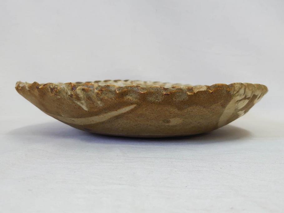 人間国宝　田村耕一　約28cm　9.3寸　深みのある色合いと繊細な絵付けが目を惹くいげ皿(イゲ縁、変形皿、大皿、和皿、和食器、九寸三分)(R-076729)