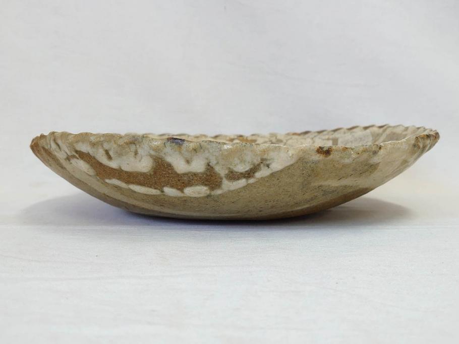 人間国宝　田村耕一　約28cm　9.3寸　深みのある色合いと繊細な絵付けが目を惹くいげ皿(イゲ縁、変形皿、大皿、和皿、和食器、九寸三分)(R-076729)