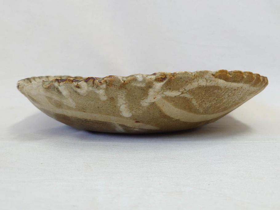 人間国宝　田村耕一　約28cm　9.3寸　深みのある色合いと繊細な絵付けが目を惹くいげ皿(イゲ縁、変形皿、大皿、和皿、和食器、九寸三分)(R-076729)