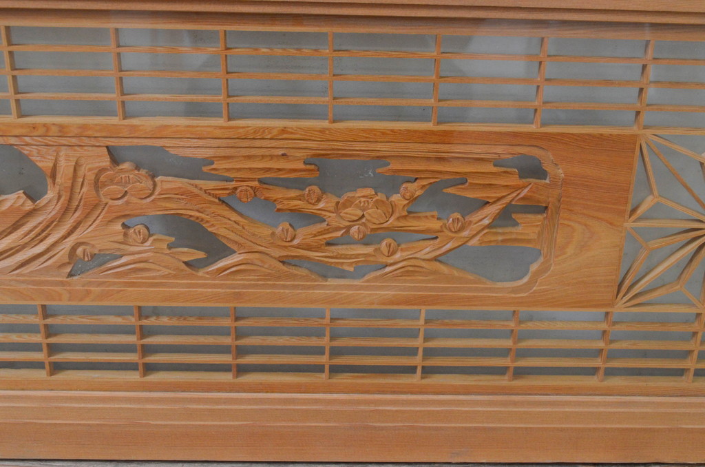 アンティーク建具　両面ガラス　松竹梅の彫刻が入った欄間2枚セット(明り取り、明かり取り)(R-069575)
