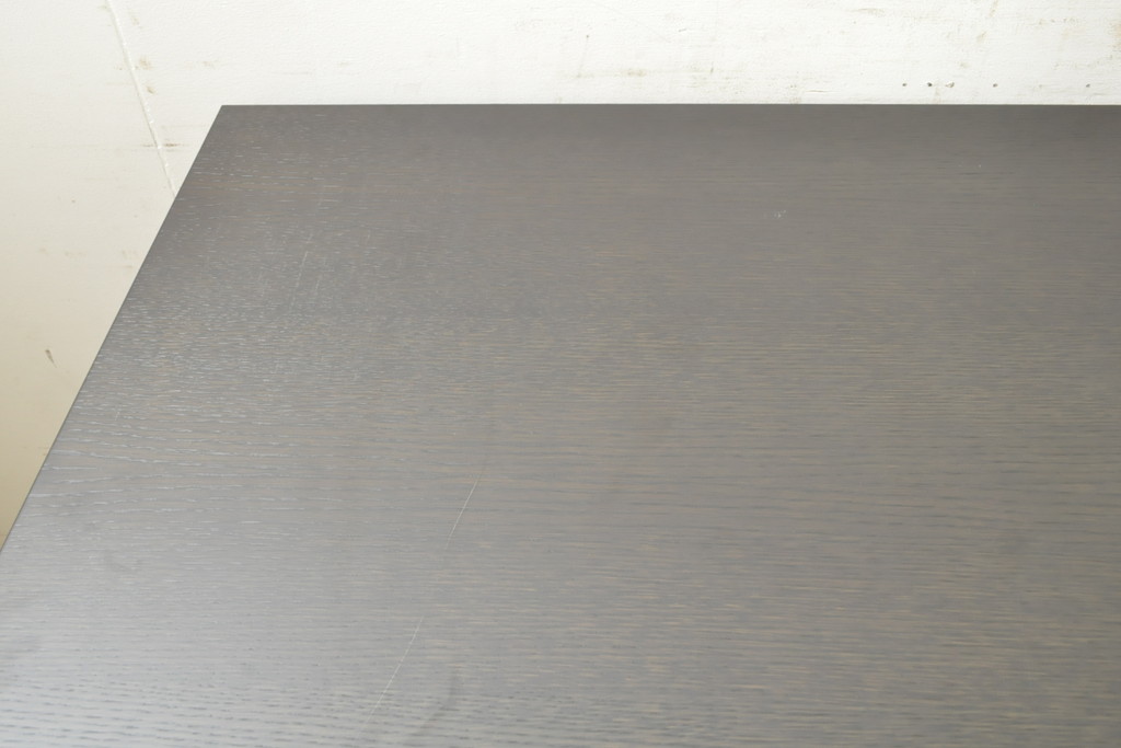 中古　Cassina(カッシーナ)　Hannes Wettstein(ハンス・ウェッツスタイン)デザイン　363 M.I.R. ミール　ガラス天板付き　シンプルながら洗練されたデザインが魅力のダイニングテーブル(4人掛け、6人掛け、食卓)(R-074359)
