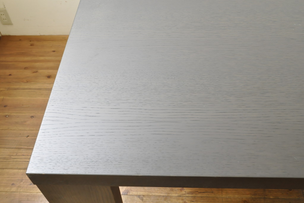 中古　Cassina(カッシーナ)　Hannes Wettstein(ハンス・ウェッツスタイン)デザイン　363 M.I.R. ミール　ガラス天板付き　シンプルながら洗練されたデザインが魅力のダイニングテーブル(4人掛け、6人掛け、食卓)(R-074359)