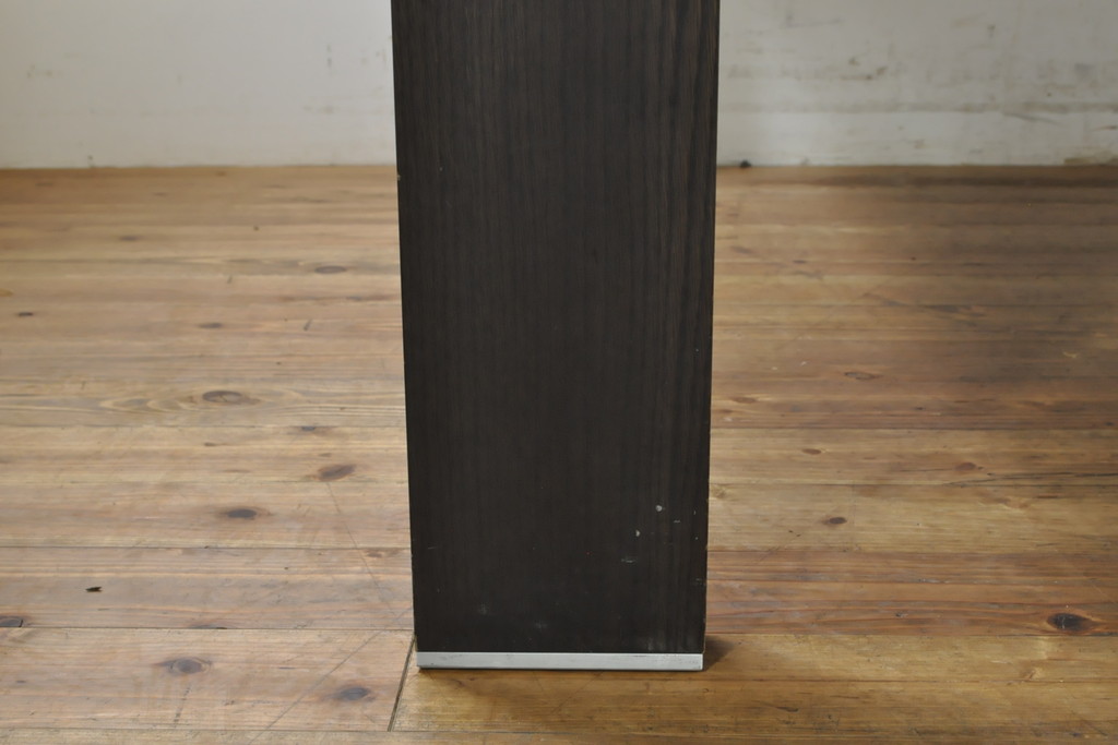 中古　Cassina(カッシーナ)　Hannes Wettstein(ハンス・ウェッツスタイン)デザイン　363 M.I.R. ミール　ガラス天板付き　シンプルながら洗練されたデザインが魅力のダイニングテーブル(4人掛け、6人掛け、食卓)(R-074359)