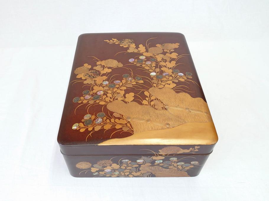 江戸期　時代物　法橋光琳　方祝　木製　鶴菊　螺鈿　金彩　蒔絵　梨子地　優美な鶴が印象的な文箱(書道具、小箱、硯箱、ツル、共箱付き)(R-069894)