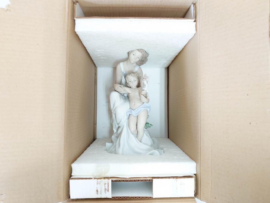 絶版　スペイン　リヤドロ　LLADRO　幼き頃　No.7649　限定4000体　フィギュリン(LA INFANCIA WHERE LOVES BEGINS、家族、ファミリー、陶器人形、置物、オブジェ、箱付き)(R-076745)