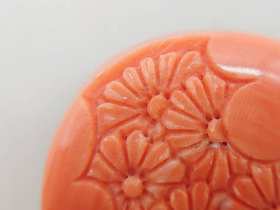 時代物　珊瑚　彫刻　美しい色と花の彫りが素敵な帯留め(サンゴ、和装小物、着物道具、帯締め、アクセサリー)(R-076747)