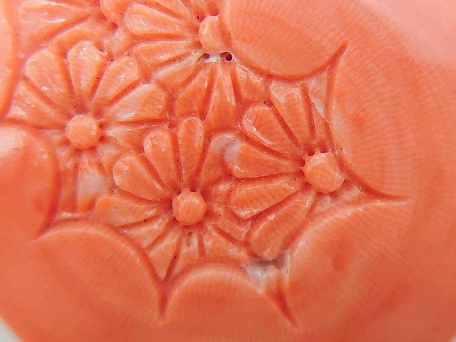 時代物　珊瑚　彫刻　美しい色と花の彫りが素敵な帯留め(サンゴ、和装小物、着物道具、帯締め、アクセサリー)(R-076747)