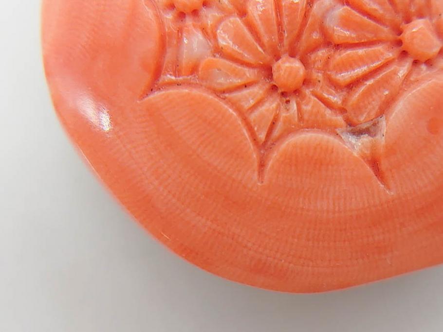 時代物　珊瑚　彫刻　美しい色と花の彫りが素敵な帯留め(サンゴ、和装小物、着物道具、帯締め、アクセサリー)(R-076747)