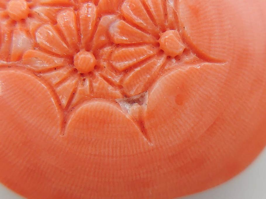時代物　珊瑚　彫刻　美しい色と花の彫りが素敵な帯留め(サンゴ、和装小物、着物道具、帯締め、アクセサリー)(R-076747)
