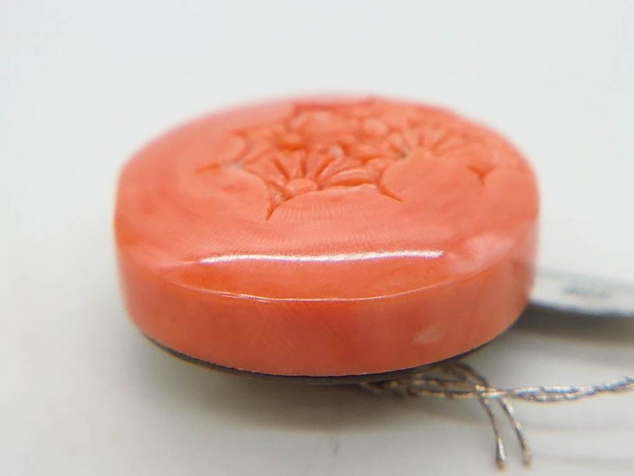 時代物　珊瑚　彫刻　美しい色と花の彫りが素敵な帯留め(サンゴ、和装小物、着物道具、帯締め、アクセサリー)(R-076747)