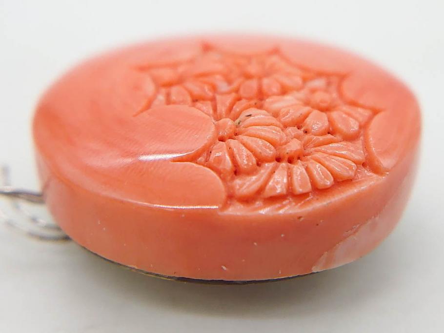 時代物　珊瑚　彫刻　美しい色と花の彫りが素敵な帯留め(サンゴ、和装小物、着物道具、帯締め、アクセサリー)(R-076747)