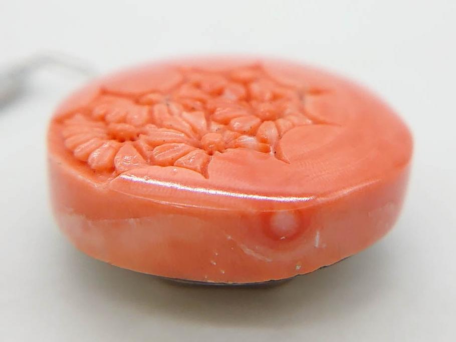 時代物　珊瑚　彫刻　美しい色と花の彫りが素敵な帯留め(サンゴ、和装小物、着物道具、帯締め、アクセサリー)(R-076747)