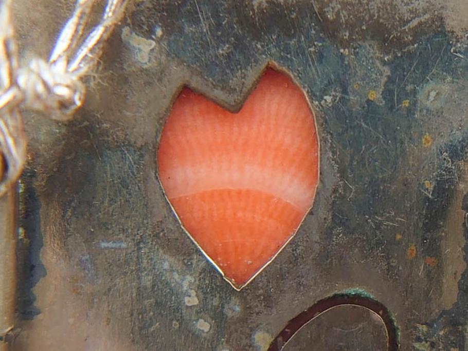 時代物　珊瑚　彫刻　美しい色と花の彫りが素敵な帯留め(サンゴ、和装小物、着物道具、帯締め、アクセサリー)(R-076747)