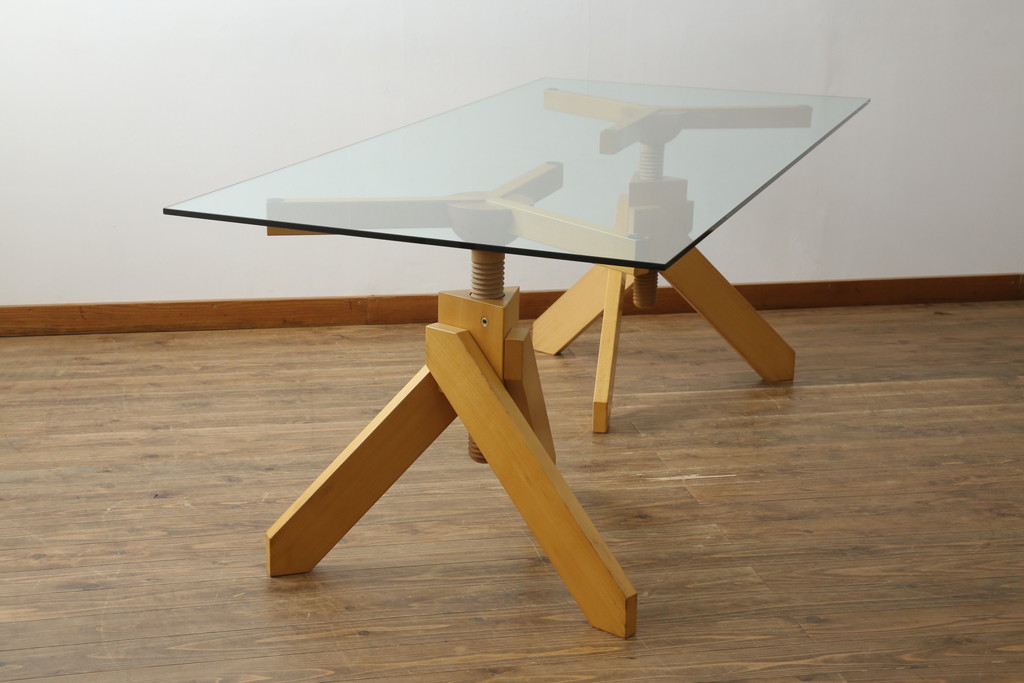 中古 Cassina(カッシーナ)取り扱い De Padova(デ・パドヴァ)社