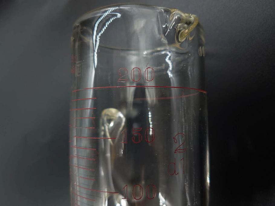 戦前　当時物　吹きガラス　落ち着いた佇まいの計量カップ2点セット(ジョッキ、花器、花瓶、花入、花生、フラワーベース、硝子、目盛付き)(R-082969)