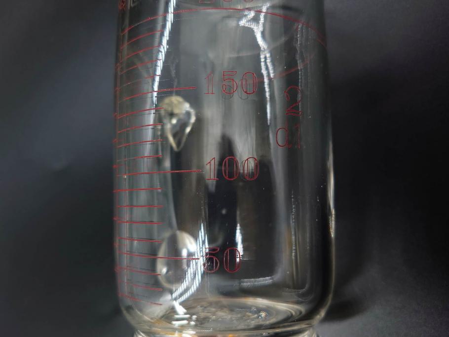 戦前　当時物　吹きガラス　落ち着いた佇まいの計量カップ2点セット(ジョッキ、花器、花瓶、花入、花生、フラワーベース、硝子、目盛付き)(R-082969)