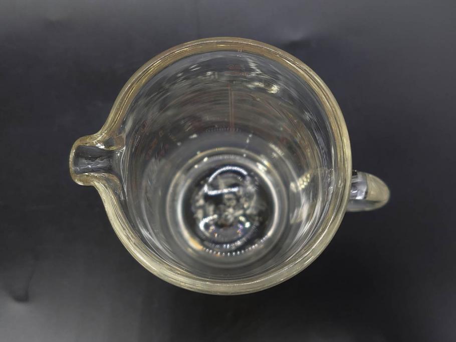 戦前　当時物　吹きガラス　落ち着いた佇まいの計量カップ2点セット(ジョッキ、花器、花瓶、花入、花生、フラワーベース、硝子、目盛付き)(R-082969)