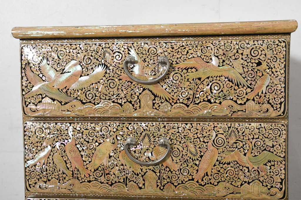 中古　超美品‼　もはや美術品‼　最高級　統一工芸研究院 吉正本　美しい螺鈿(ラデン)細工が目を引く存在感抜群の縦型チェスト(サイドチェスト、引き出し)(定価推定約150万円以上)(R-082490)