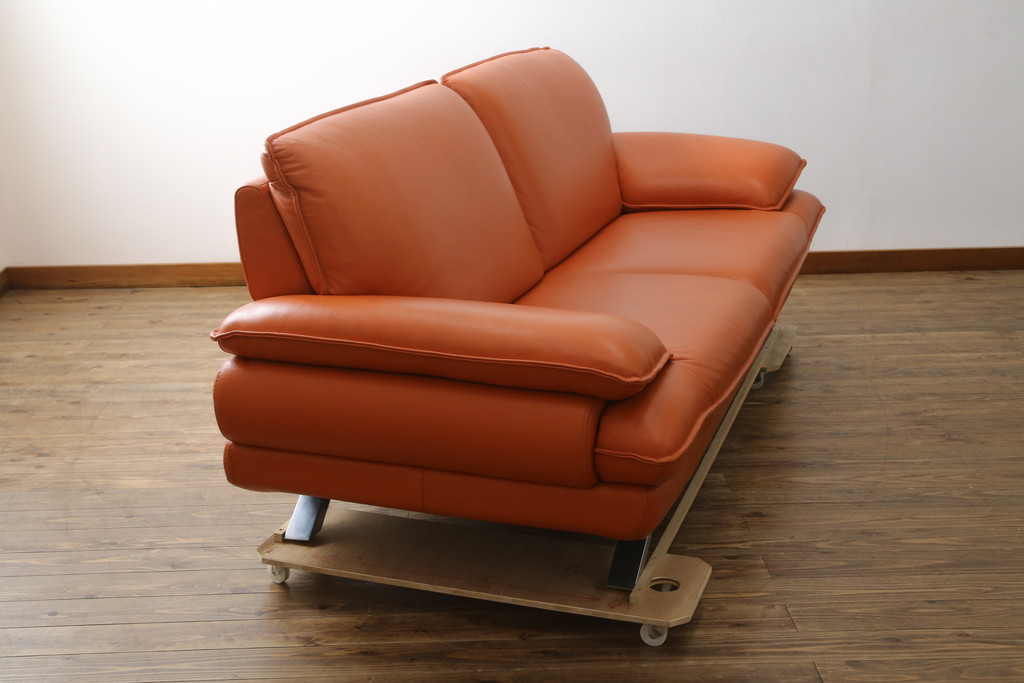 中古　美品　NICOLETTI HOME(ニコレッティ・ホーム)　Success(サクセス)　インテリアのアクセントになる本革張り3人掛けソファ(2.5人掛けソファ、2人掛けソファ、2P、2.5P、3P)(定価約65万円)(R-083009)
