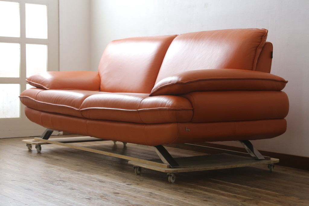 中古　美品　NICOLETTI HOME(ニコレッティ・ホーム)　Success(サクセス)　インテリアのアクセントになる本革張り3人掛けソファ(2.5人掛けソファ、2人掛けソファ、2P、2.5P、3P)(定価約65万円)(R-083009)