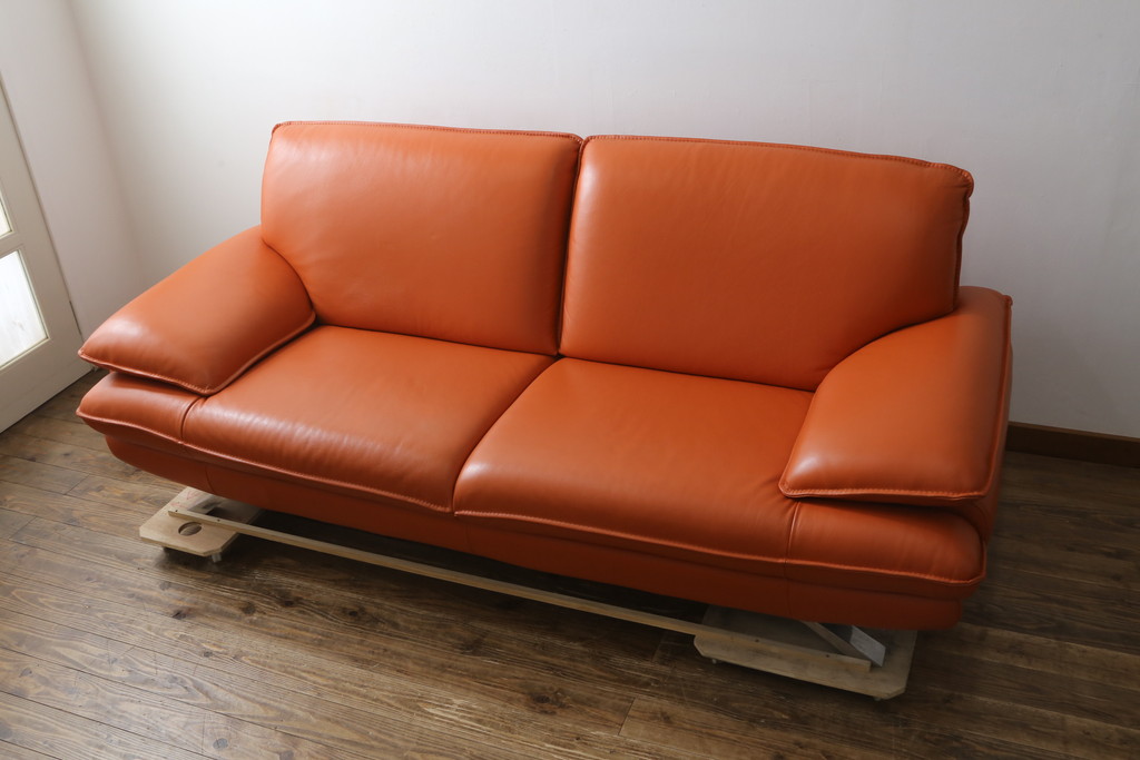 中古　美品　NICOLETTI HOME(ニコレッティ・ホーム)　Success(サクセス)　インテリアのアクセントになる本革張り3人掛けソファ(2.5人掛けソファ、2人掛けソファ、2P、2.5P、3P)(定価約65万円)(R-083009)