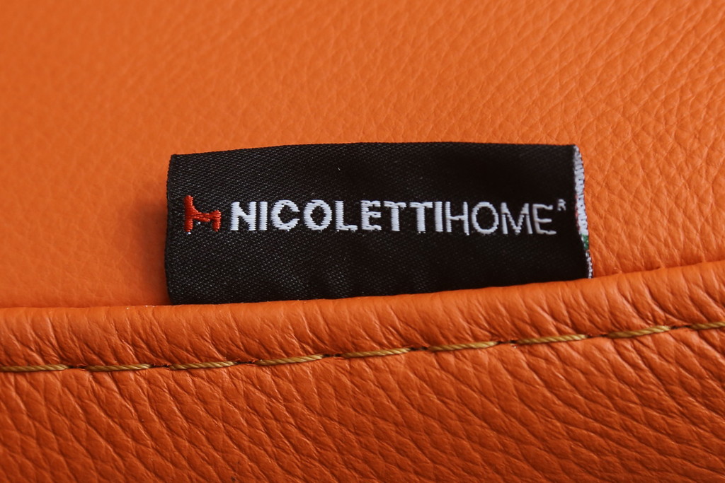 中古　美品　NICOLETTI HOME(ニコレッティ・ホーム)　Success(サクセス)　インテリアのアクセントになる本革張り3人掛けソファ(2.5人掛けソファ、2人掛けソファ、2P、2.5P、3P)(定価約65万円)(R-083009)