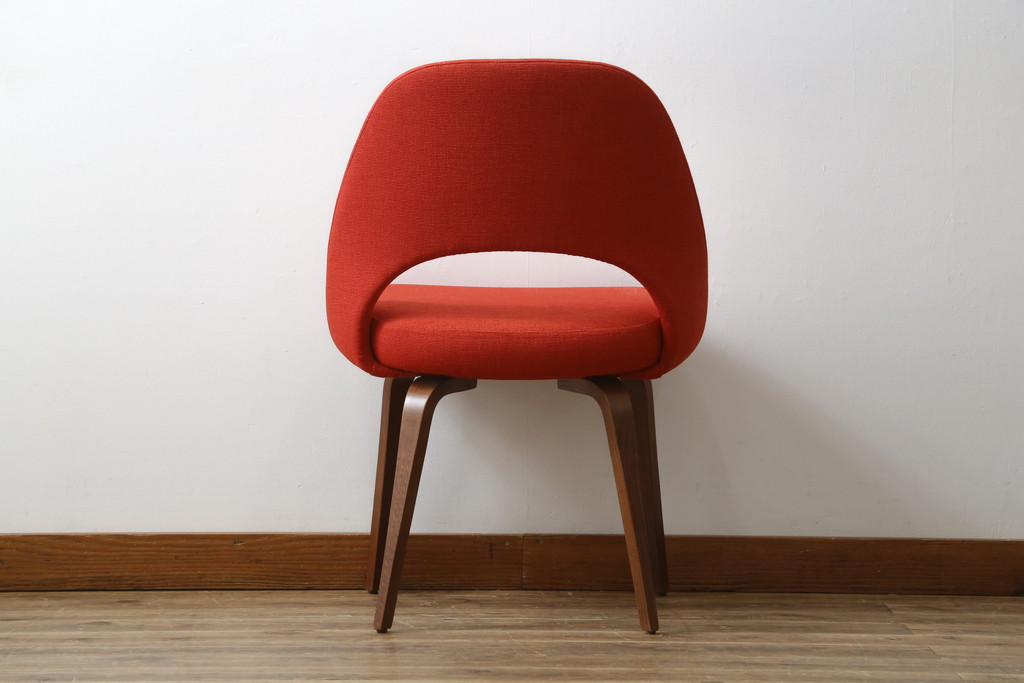 中古　美品　Knoll(ノル)　Saarinen Collection Conference Arm Chair(サーリネン コレクション カンファレンス アームチェア) 鮮やかな赤が印象的なアームチェア(椅子、イス)(定価約36万円)(R-082851)
