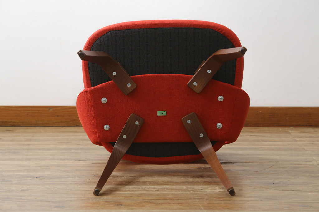中古　美品　Knoll(ノル)　Saarinen Collection Conference Arm Chair(サーリネン コレクション カンファレンス アームチェア) 鮮やかな赤が印象的なアームチェア(椅子、イス)(定価約36万円)(R-082851)
