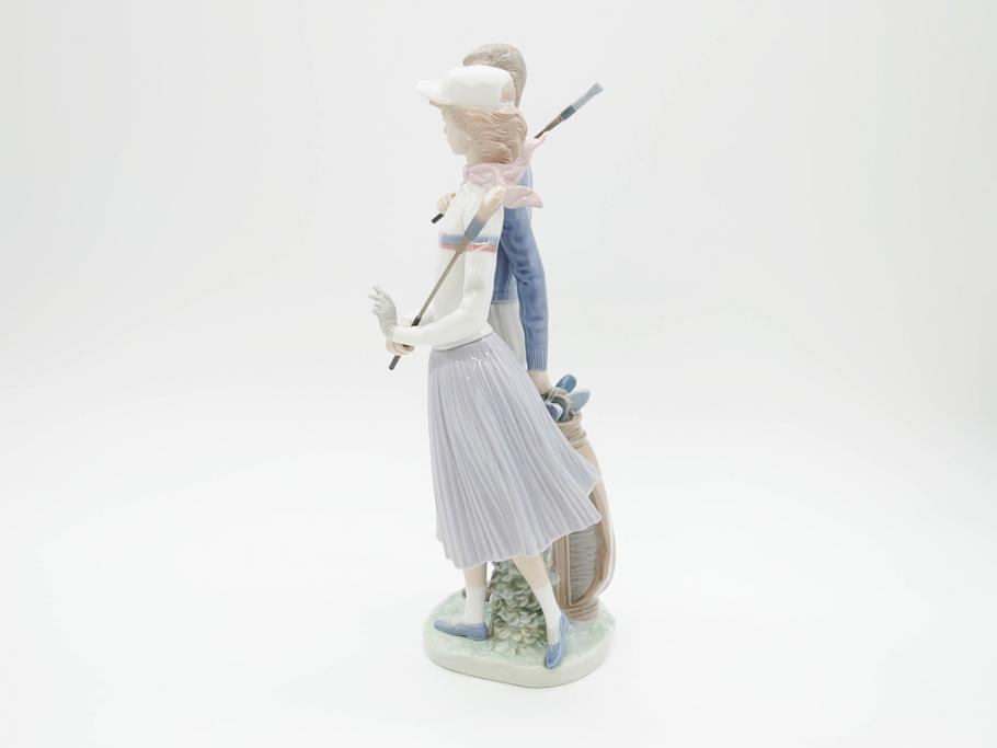 スペイン　リヤドロ　LLADRO　ゴルフのカップル　躍動感溢れる造りが素敵なフィギュリン(箱なし、陶器人形、置物、オブジェ)(R-061660)