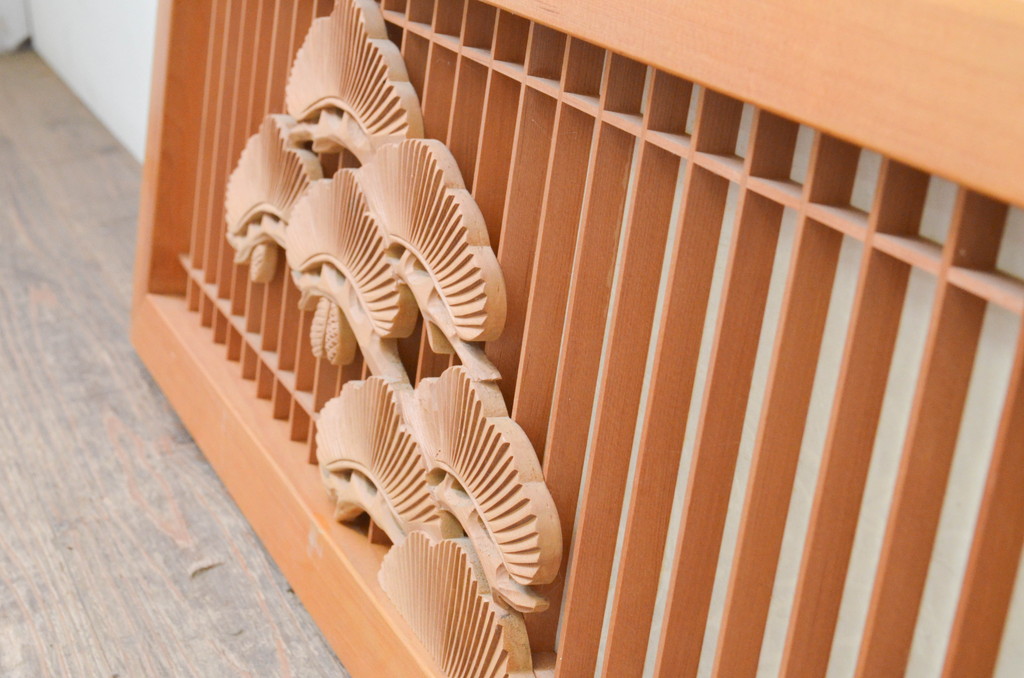 アンティーク建具　松と月の風情ある彫刻と格子の障子欄間1枚(明り取り、明かり取り)(R-069599)