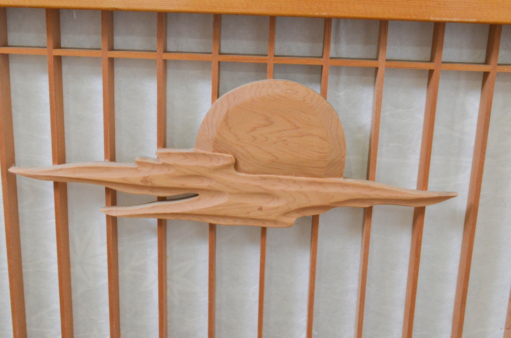 アンティーク建具　松と月の風情ある彫刻と格子の障子欄間1枚(明り取り、明かり取り)(R-069599)