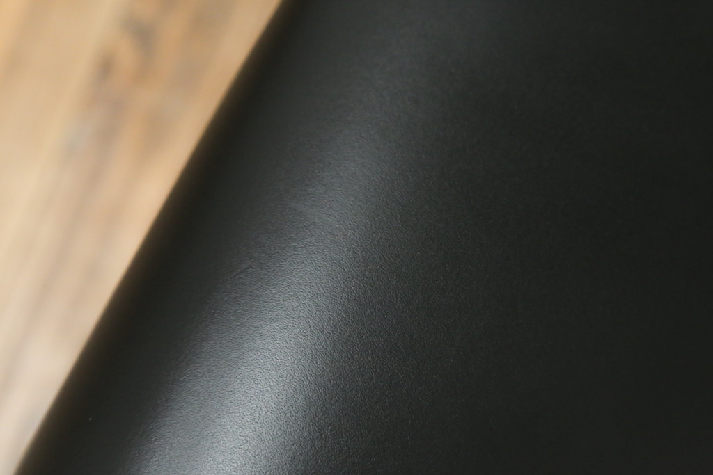 中古　美品!!　Cassina(カッシーナ)　184EVE(イヴ)　洗練されたモダンデザインが目を引くアームチェア(ダイニングチェア、椅子、イス)(定価約30万円)(R-068578)