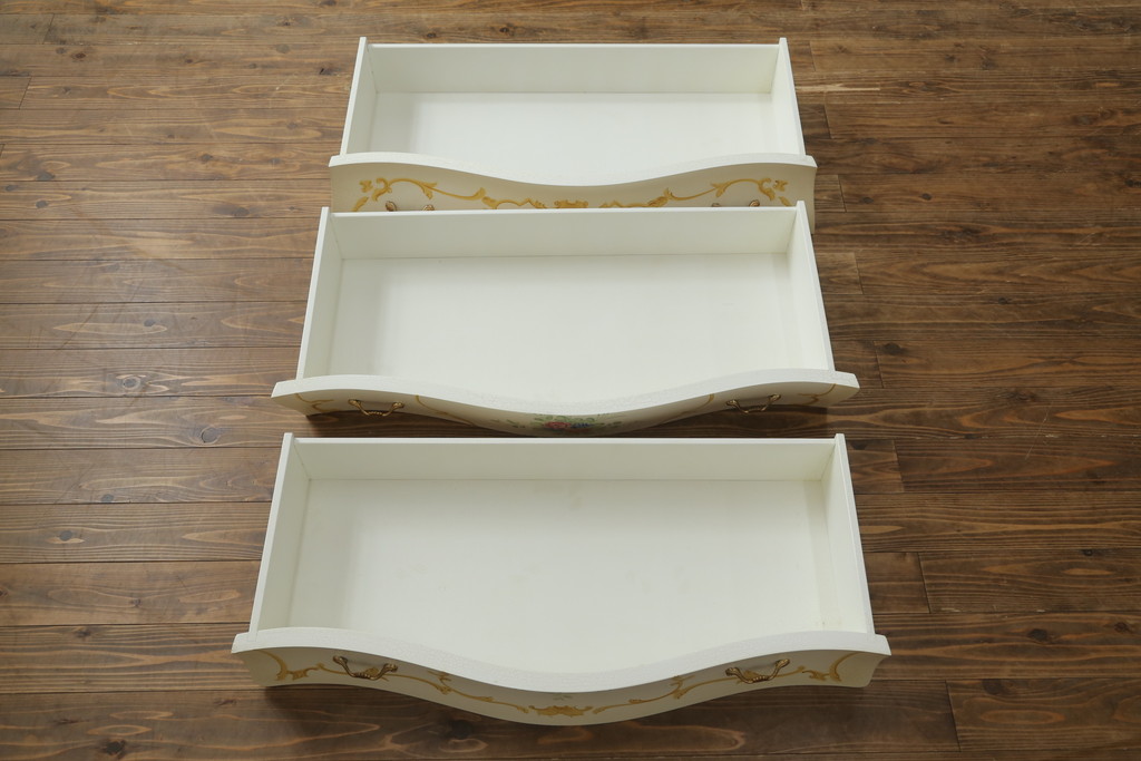 中古　美品　イタリア高級家具　SILIK(シリック)　ロココ調　Art.726　丸みを帯びたデザインが可愛らしい3段チェスト(コモード、サイドチェスト、ドロワー、引き出し)(定価約90万円)(R-065469)