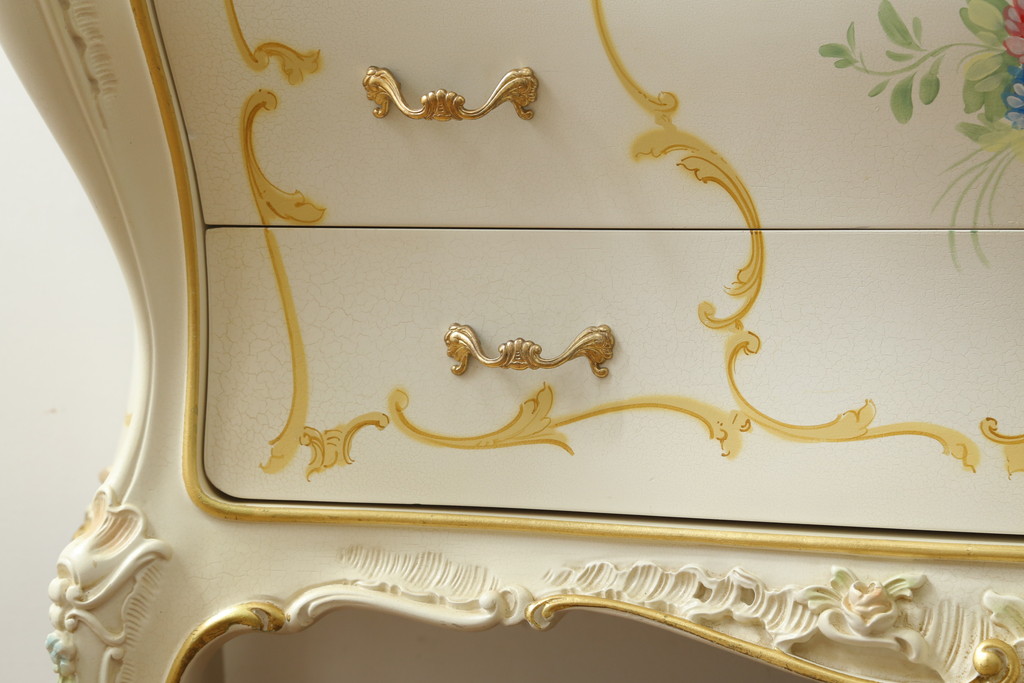 中古　美品　イタリア高級家具　SILIK(シリック)　ロココ調　Art.726　丸みを帯びたデザインが可愛らしい3段チェスト(コモード、サイドチェスト、ドロワー、引き出し)(定価約90万円)(R-065469)