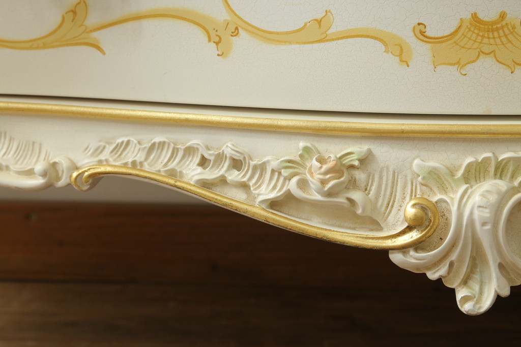 中古　美品　イタリア高級家具　SILIK(シリック)　ロココ調　Art.726　丸みを帯びたデザインが可愛らしい3段チェスト(コモード、サイドチェスト、ドロワー、引き出し)(定価約90万円)(R-065469)