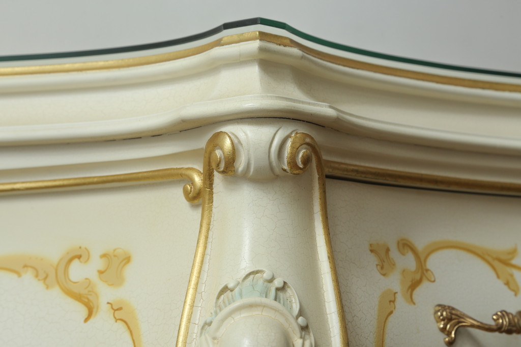 中古　美品　イタリア高級家具　SILIK(シリック)　ロココ調　Art.726　丸みを帯びたデザインが可愛らしい3段チェスト(コモード、サイドチェスト、ドロワー、引き出し)(定価約90万円)(R-065469)