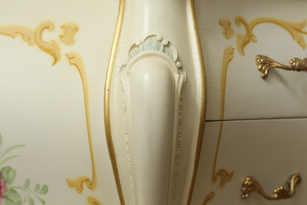 中古　美品　イタリア高級家具　SILIK(シリック)　ロココ調　Art.726　丸みを帯びたデザインが可愛らしい3段チェスト(コモード、サイドチェスト、ドロワー、引き出し)(定価約90万円)(R-065469)