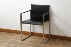 中古　美品!!　Cassina(カッシーナ)　184EVE(イヴ)　洗練されたモダンデザインが目を引くアームチェア(ダイニングチェア、椅子、イス)(定価約30万円)(R-076794)