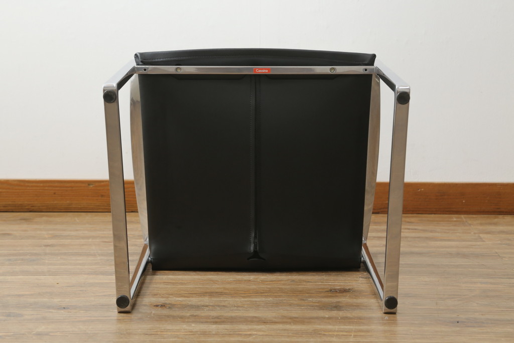 中古　美品!!　Cassina(カッシーナ)　184EVE(イヴ)　洗練されたモダンデザインが目を引くアームチェア(ダイニングチェア、椅子、イス)(定価約30万円)(R-076794)
