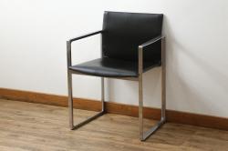 中古　美品!!　Cassina(カッシーナ)　184EVE(イヴ)　洗練されたモダンデザインが目を引くアームチェア(ダイニングチェア、椅子、イス)(定価約30万円)(R-076795)