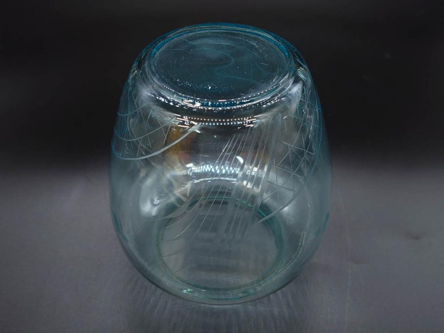 当時物　昭和レトロ　切子　涼しげな水色が目を引くキャンディーポット(菓子瓶、あめや瓶、飴屋、砂糖壺、ガラス瓶、ガラスビン、蓋(フタ)付き、菓子瓶、ボンボン入れ、小物入れ、硝子)(R-082982)
