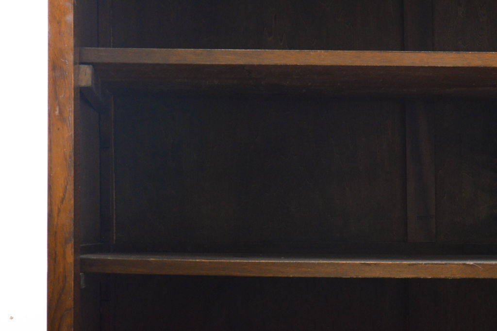 和製アンティーク　大正ロマン　ナラ材　木製の取っ手がレトロな雰囲気を醸し出す二段重ねキャビネット(本箱、ブックケース、食器棚、収納棚、戸棚、カップボード)(R-060433)